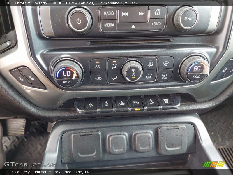 Controls of 2016 Silverado 2500HD LT Crew Cab 4x4