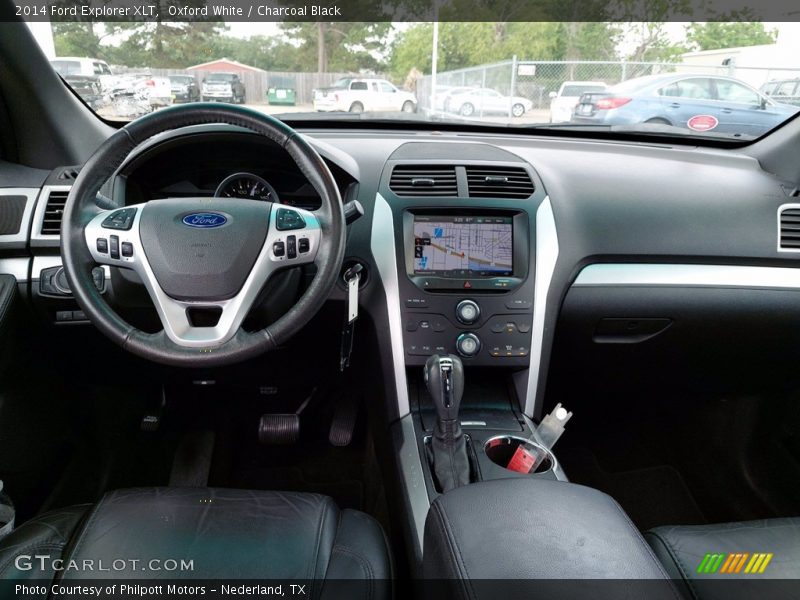 Oxford White / Charcoal Black 2014 Ford Explorer XLT