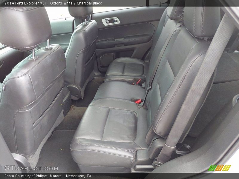 Oxford White / Charcoal Black 2014 Ford Explorer XLT
