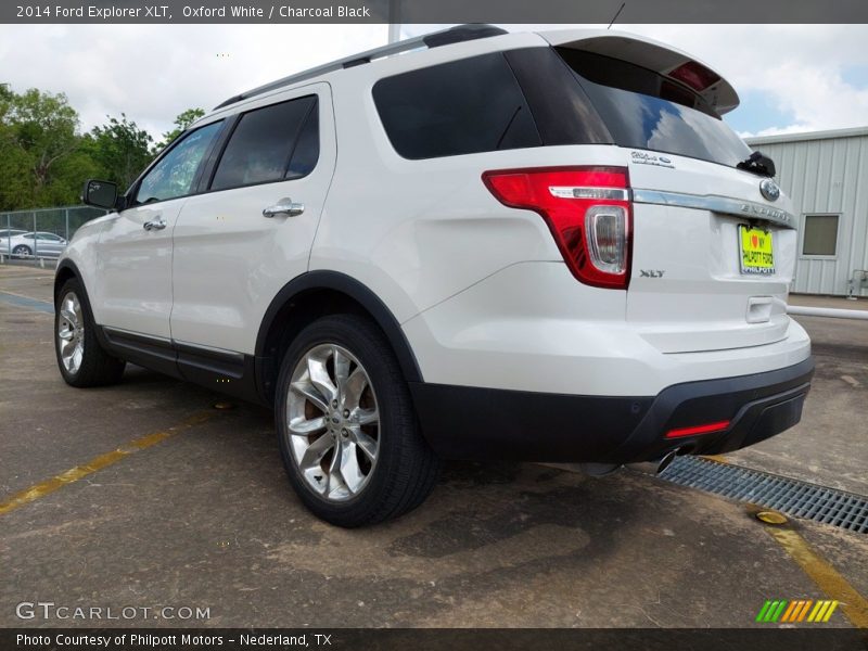 Oxford White / Charcoal Black 2014 Ford Explorer XLT
