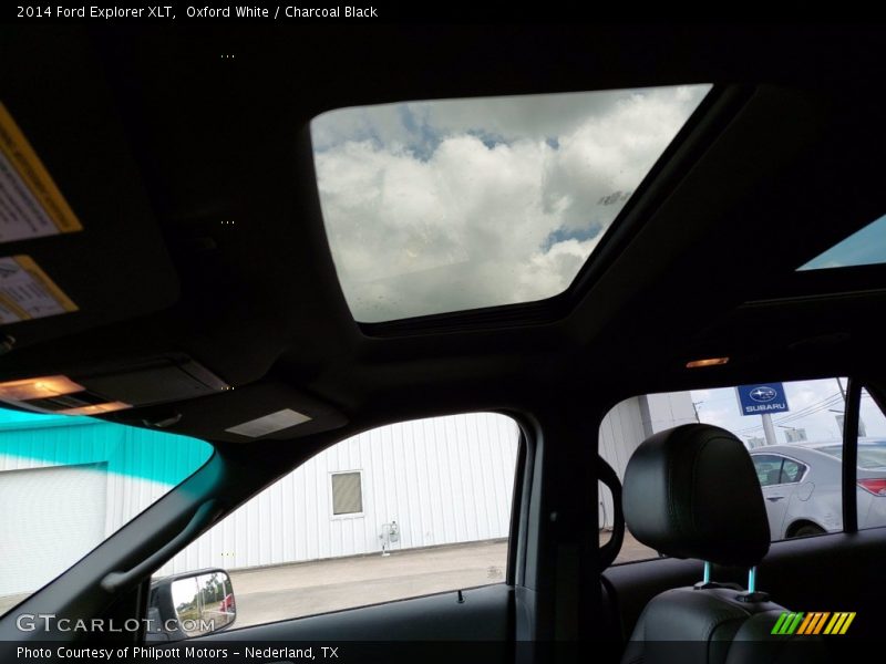 Oxford White / Charcoal Black 2014 Ford Explorer XLT