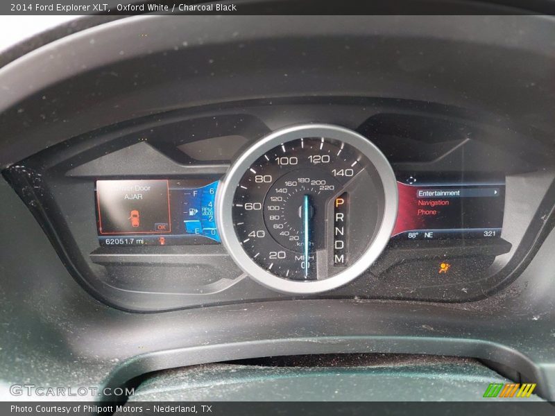 Oxford White / Charcoal Black 2014 Ford Explorer XLT
