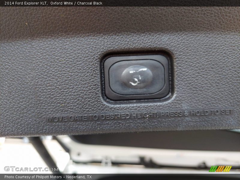 Oxford White / Charcoal Black 2014 Ford Explorer XLT