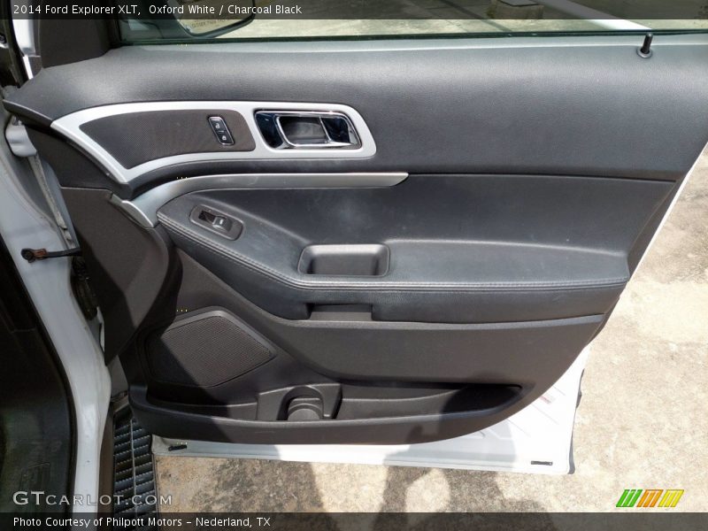 Oxford White / Charcoal Black 2014 Ford Explorer XLT