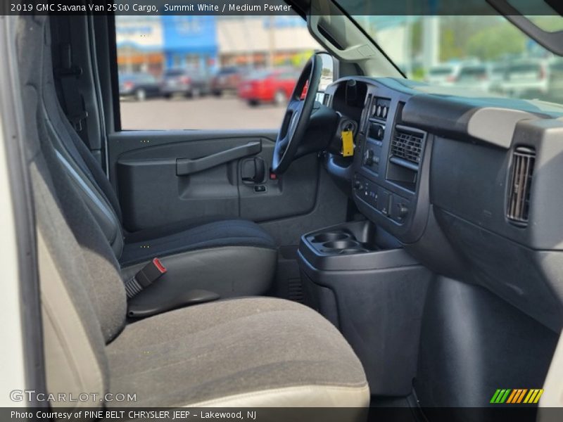 Summit White / Medium Pewter 2019 GMC Savana Van 2500 Cargo