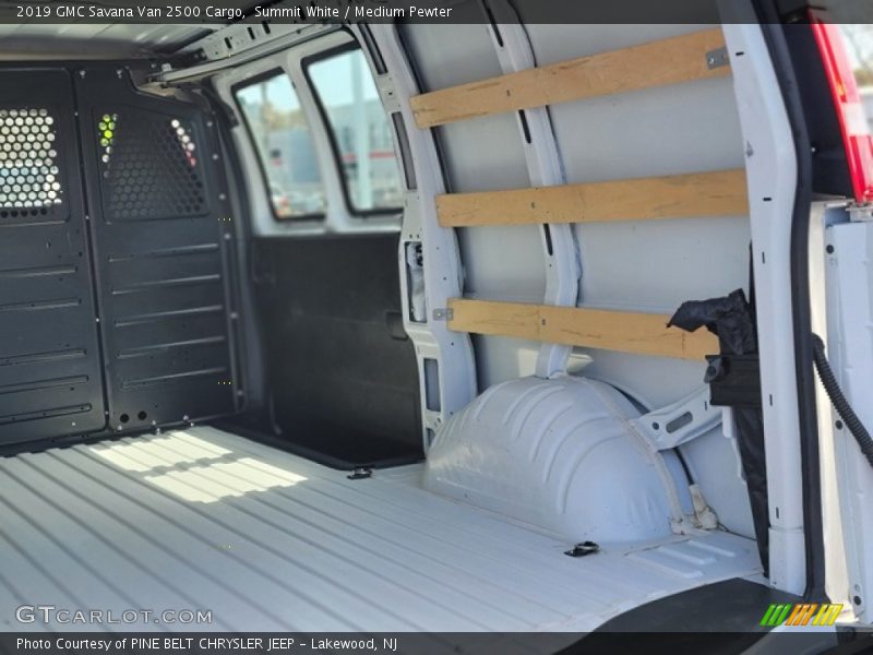 Summit White / Medium Pewter 2019 GMC Savana Van 2500 Cargo