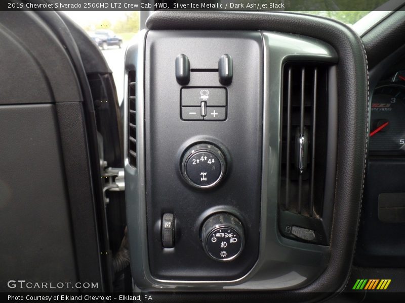 Silver Ice Metallic / Dark Ash/Jet Black 2019 Chevrolet Silverado 2500HD LTZ Crew Cab 4WD