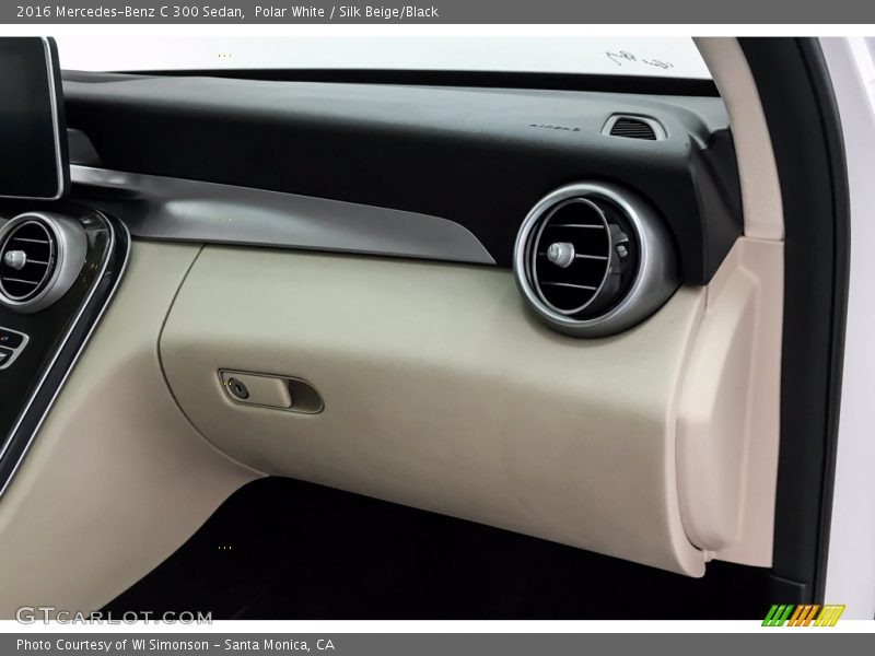 Polar White / Silk Beige/Black 2016 Mercedes-Benz C 300 Sedan