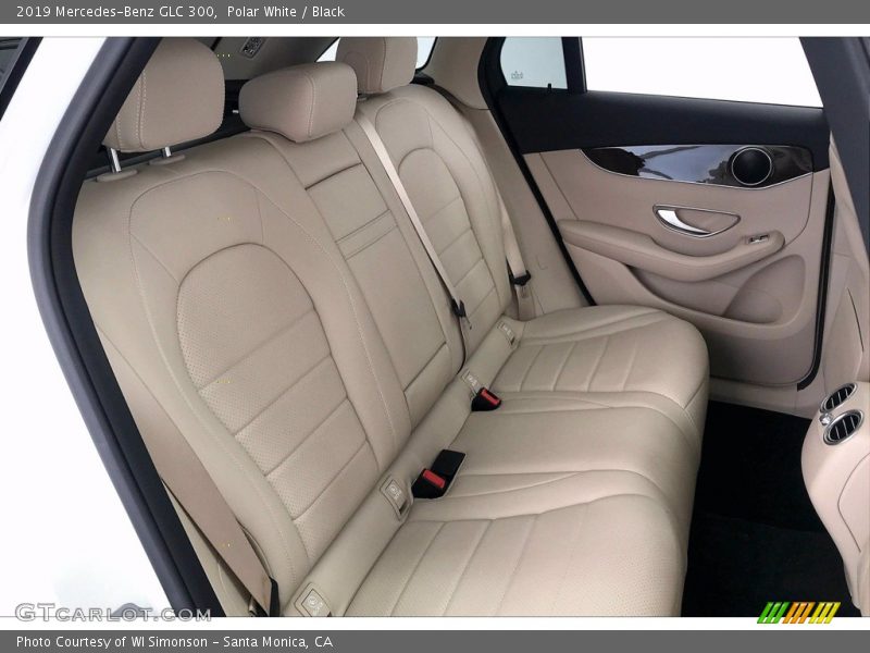Polar White / Black 2019 Mercedes-Benz GLC 300