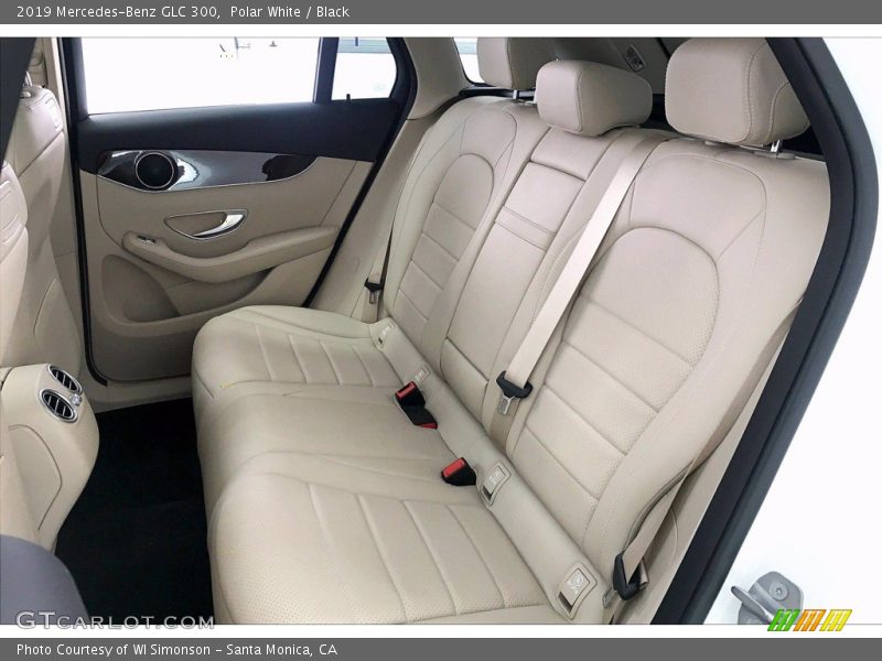 Polar White / Black 2019 Mercedes-Benz GLC 300