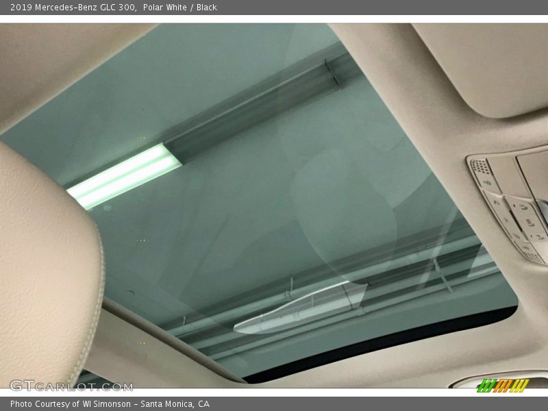 Polar White / Black 2019 Mercedes-Benz GLC 300