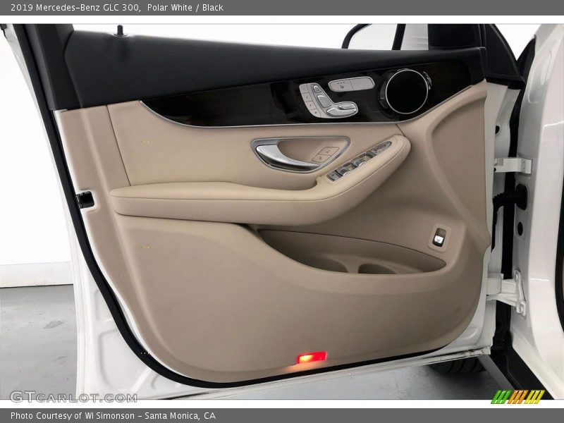 Polar White / Black 2019 Mercedes-Benz GLC 300