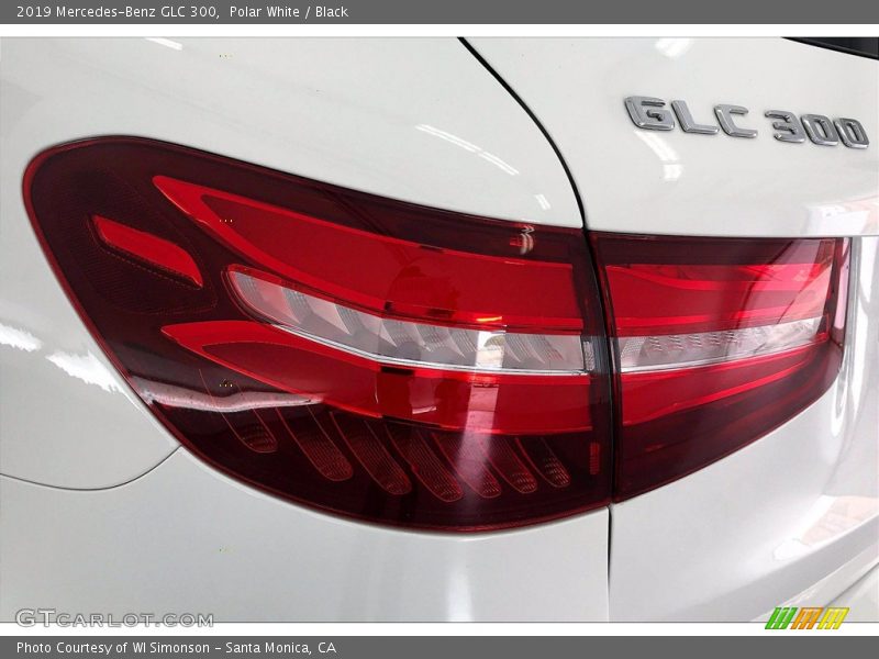 Polar White / Black 2019 Mercedes-Benz GLC 300