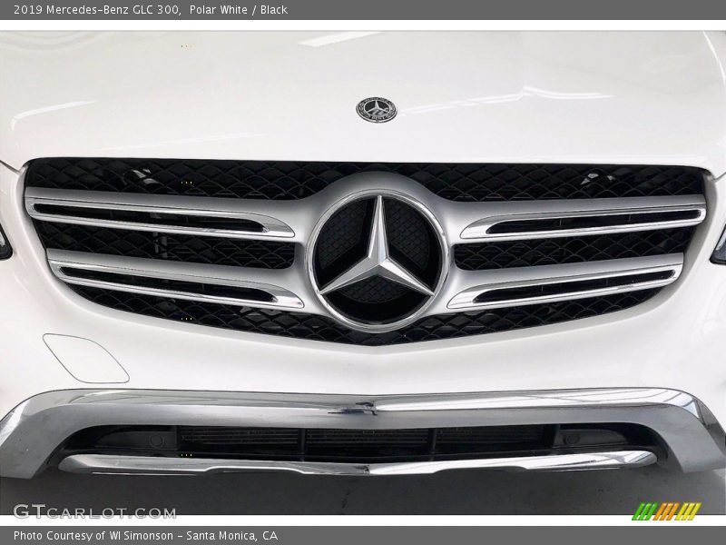Polar White / Black 2019 Mercedes-Benz GLC 300