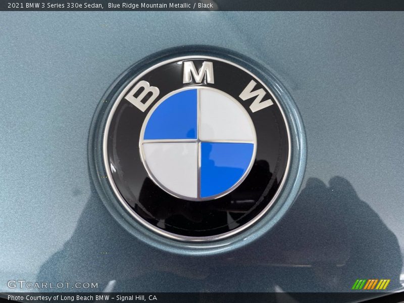  2021 3 Series 330e Sedan Logo