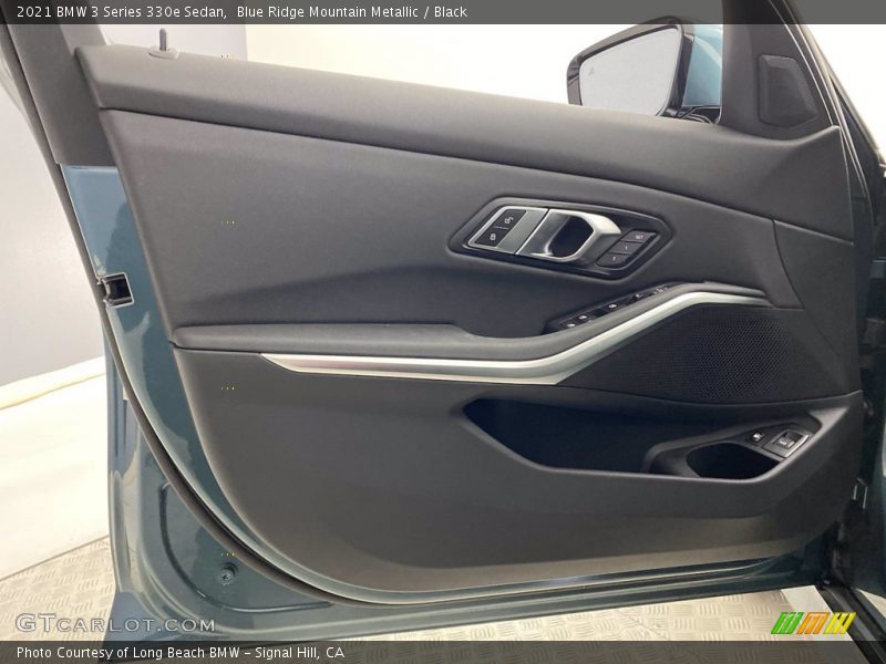 Door Panel of 2021 3 Series 330e Sedan