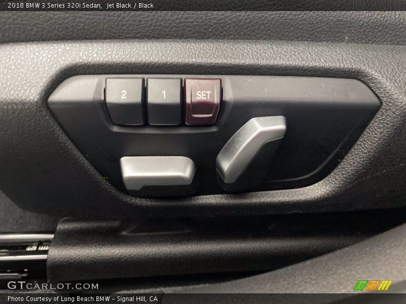 Jet Black / Black 2018 BMW 3 Series 320i Sedan