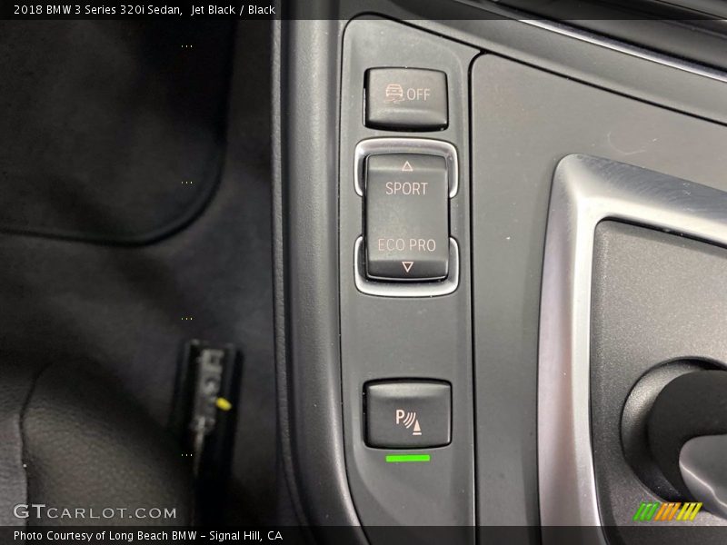 Jet Black / Black 2018 BMW 3 Series 320i Sedan