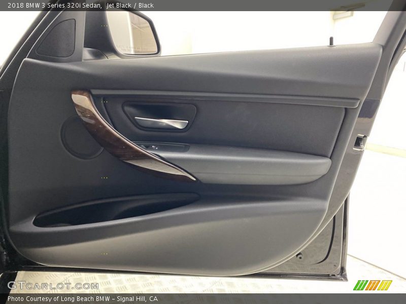 Jet Black / Black 2018 BMW 3 Series 320i Sedan