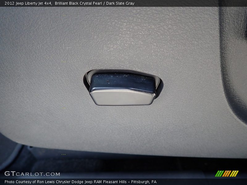 Brilliant Black Crystal Pearl / Dark Slate Gray 2012 Jeep Liberty Jet 4x4
