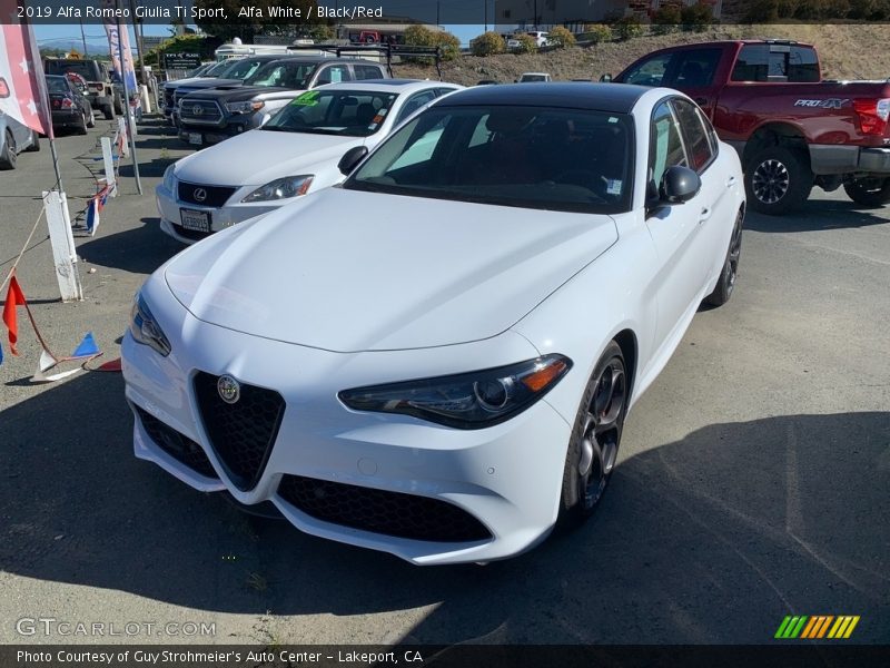 Alfa White / Black/Red 2019 Alfa Romeo Giulia Ti Sport