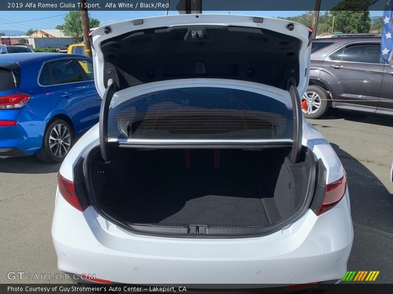 Alfa White / Black/Red 2019 Alfa Romeo Giulia Ti Sport