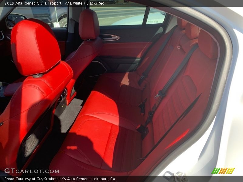 Alfa White / Black/Red 2019 Alfa Romeo Giulia Ti Sport