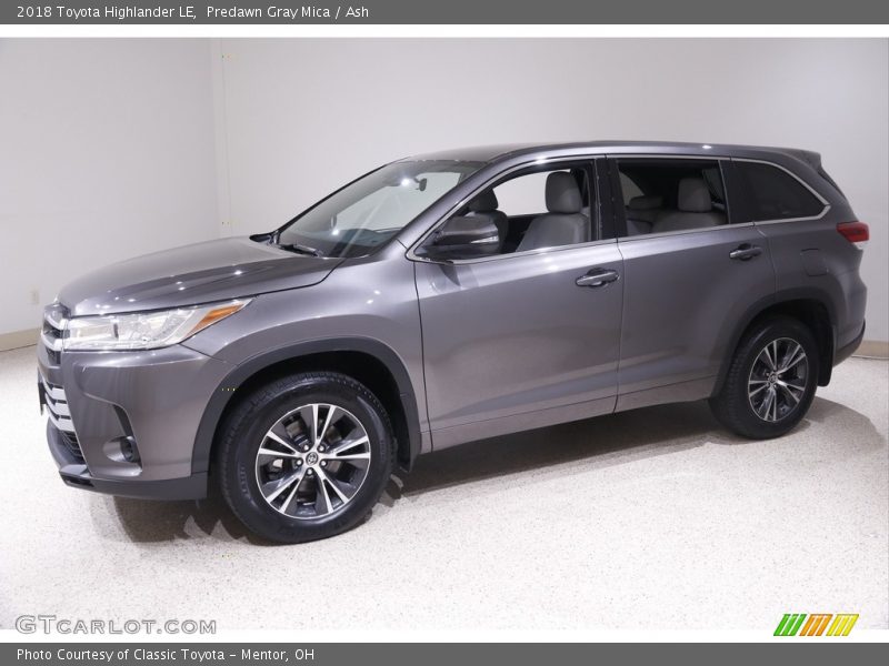 Predawn Gray Mica / Ash 2018 Toyota Highlander LE