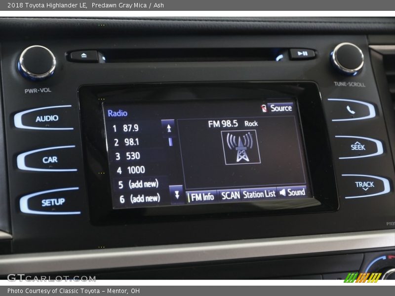Predawn Gray Mica / Ash 2018 Toyota Highlander LE