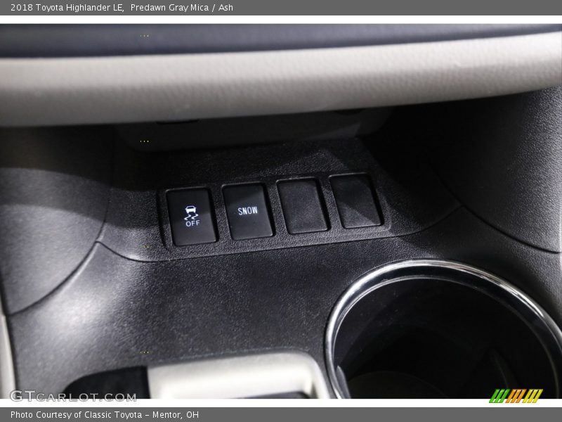 Predawn Gray Mica / Ash 2018 Toyota Highlander LE