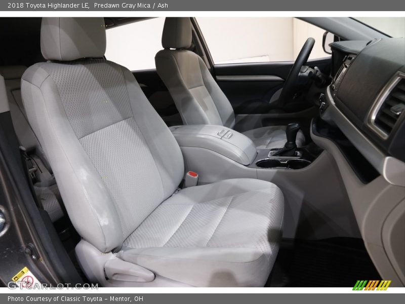 Predawn Gray Mica / Ash 2018 Toyota Highlander LE