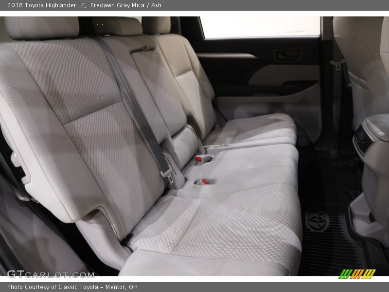 Predawn Gray Mica / Ash 2018 Toyota Highlander LE