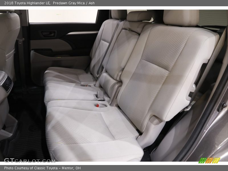 Predawn Gray Mica / Ash 2018 Toyota Highlander LE