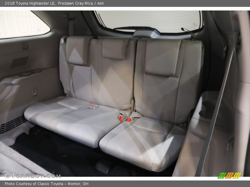 Predawn Gray Mica / Ash 2018 Toyota Highlander LE