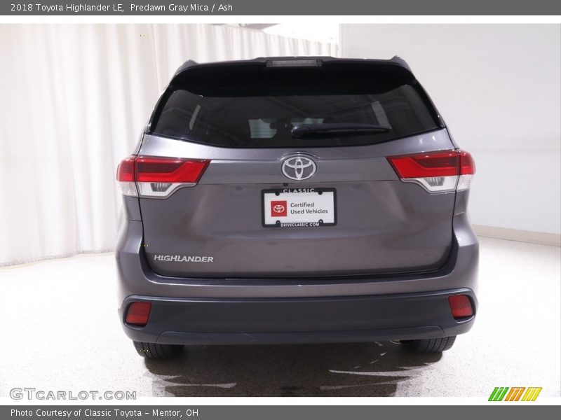 Predawn Gray Mica / Ash 2018 Toyota Highlander LE