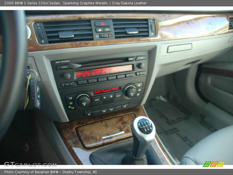 Sparkling Graphite Metallic / Gray Dakota Leather 2006 BMW 3 Series 330xi Sedan