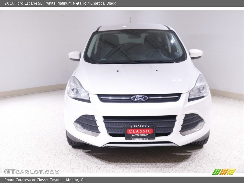White Platinum Metallic / Charcoal Black 2016 Ford Escape SE