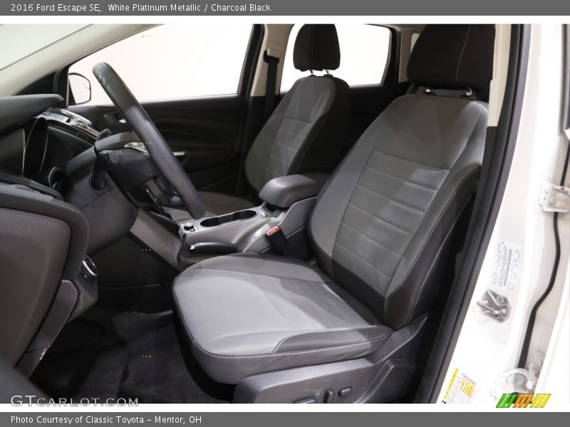 White Platinum Metallic / Charcoal Black 2016 Ford Escape SE