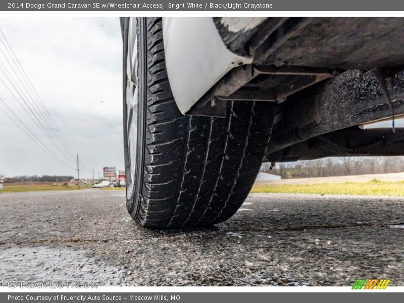 Bright White / Black/Light Graystone 2014 Dodge Grand Caravan SE w/Wheelchair Access