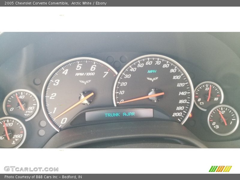 Arctic White / Ebony 2005 Chevrolet Corvette Convertible