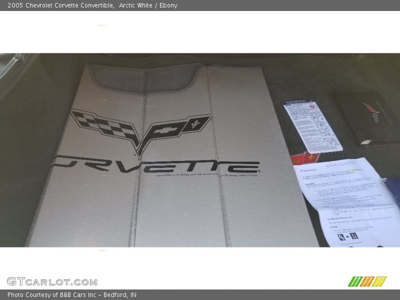Arctic White / Ebony 2005 Chevrolet Corvette Convertible