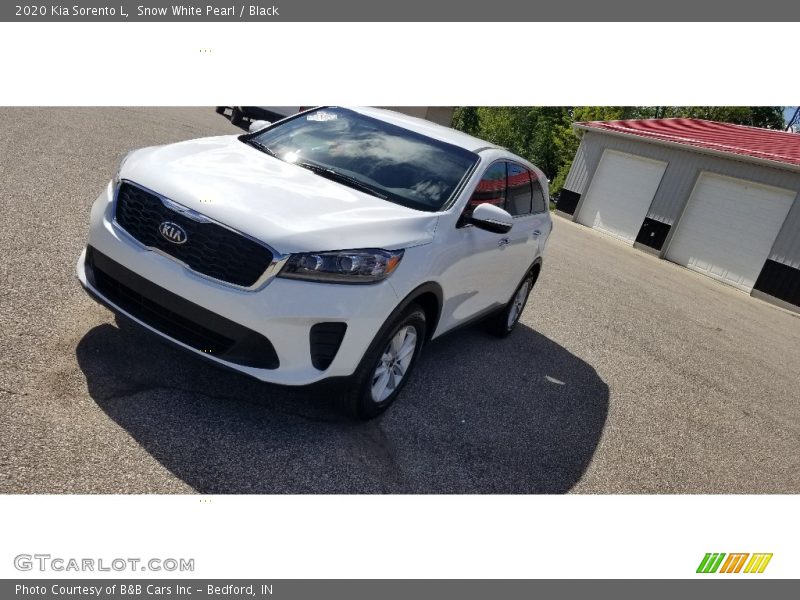 Snow White Pearl / Black 2020 Kia Sorento L