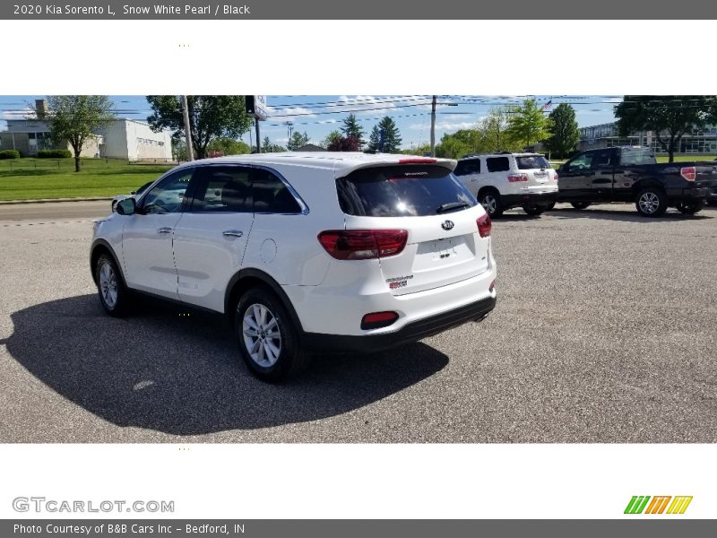 Snow White Pearl / Black 2020 Kia Sorento L