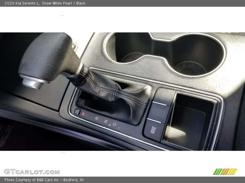 Snow White Pearl / Black 2020 Kia Sorento L
