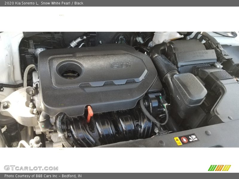 Snow White Pearl / Black 2020 Kia Sorento L