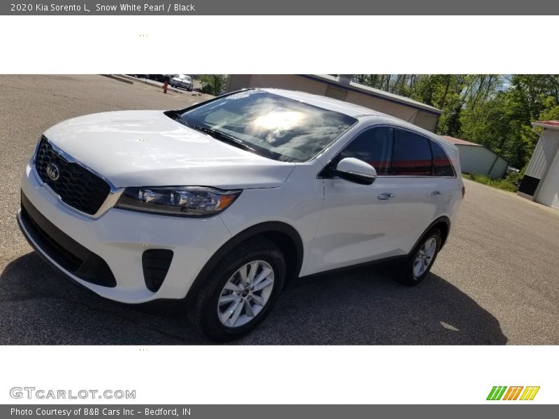 Snow White Pearl / Black 2020 Kia Sorento L