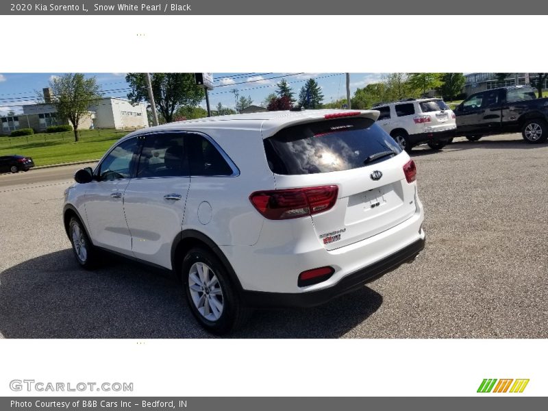 Snow White Pearl / Black 2020 Kia Sorento L