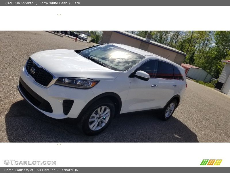 Snow White Pearl / Black 2020 Kia Sorento L
