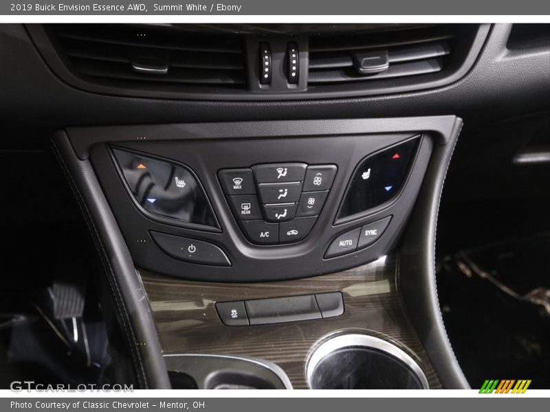 Summit White / Ebony 2019 Buick Envision Essence AWD
