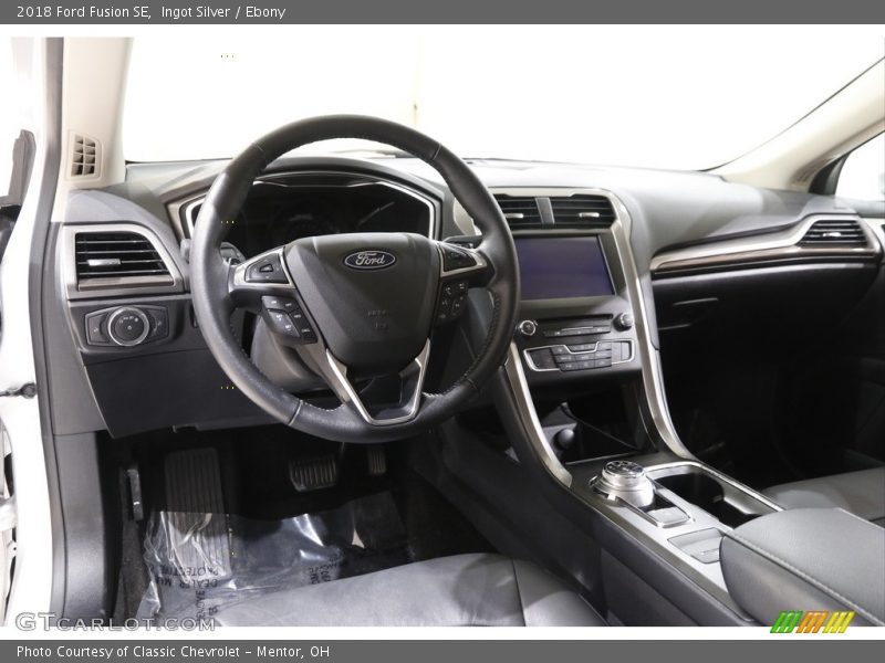 Ingot Silver / Ebony 2018 Ford Fusion SE